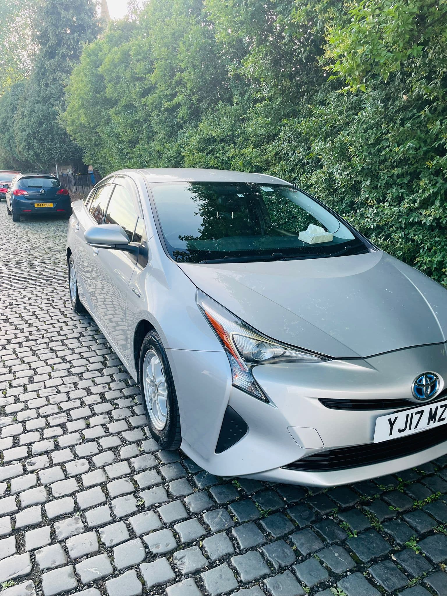 Toyota Prius Icon Tech photo