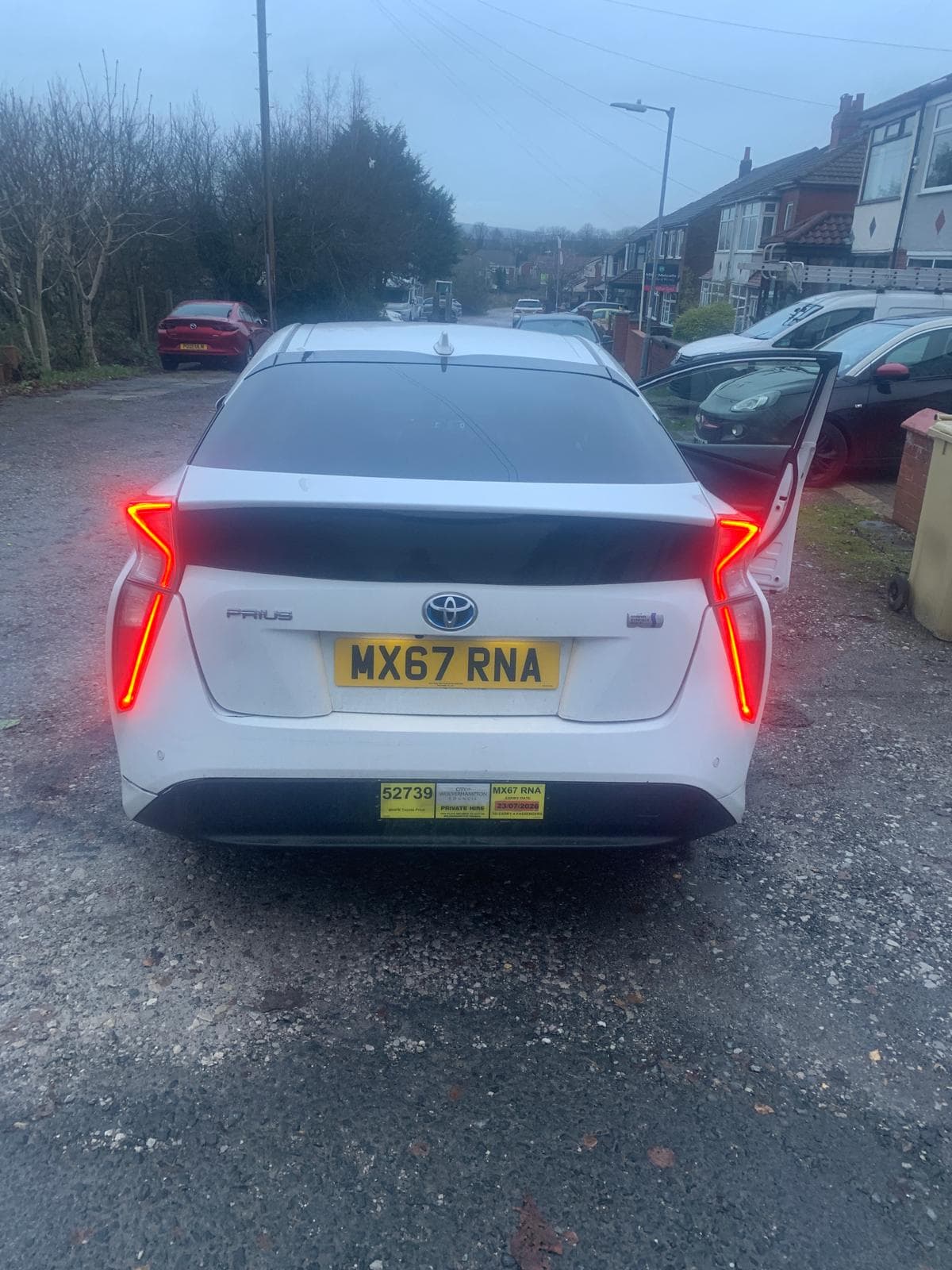 Toyota Prius Active Hybrid photo