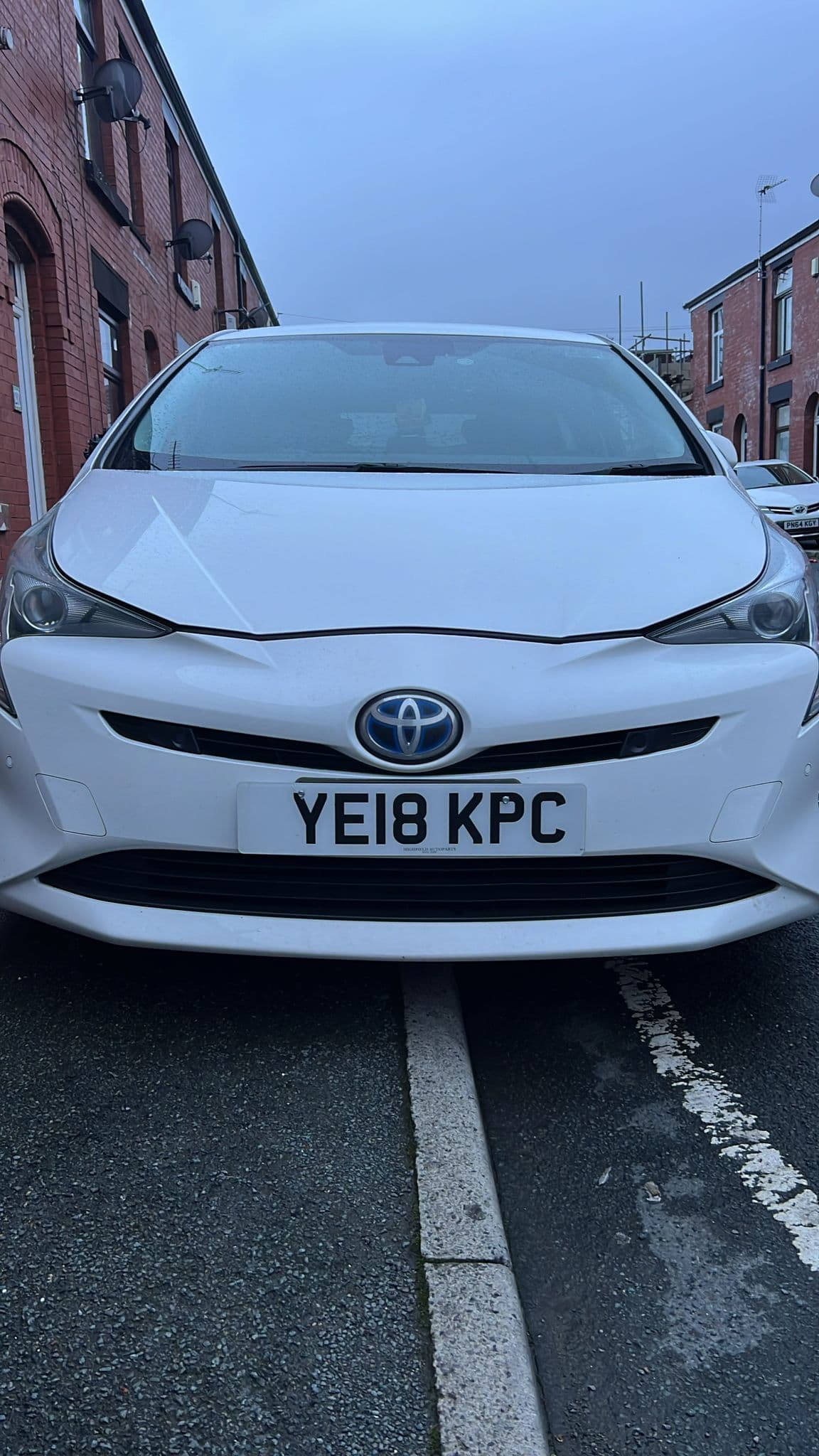 Toyota Prius Active Hybrid photo